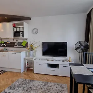 Like Flat B , Warszawa Polska